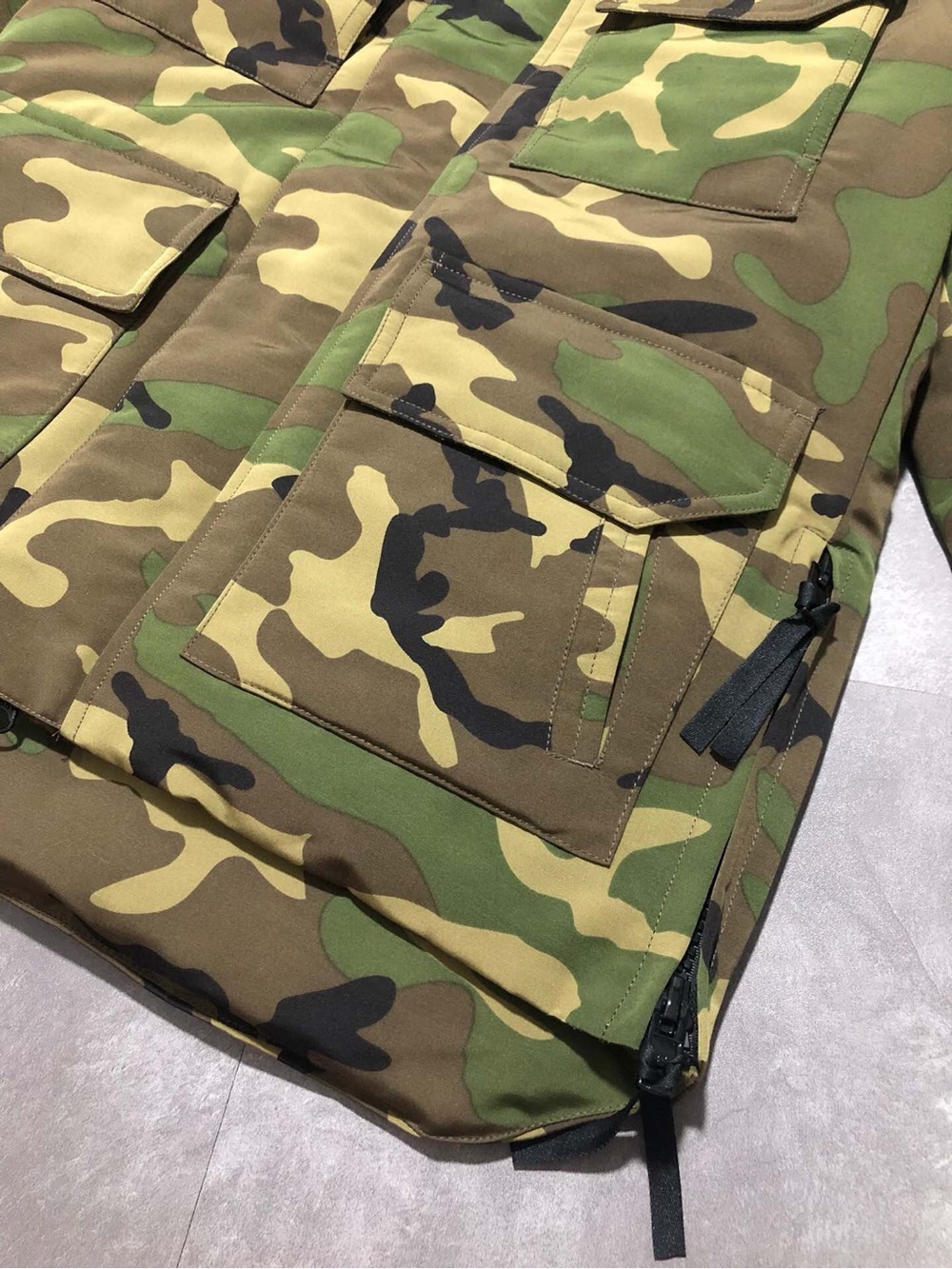 Canada Goose Men's Camouflage Hooded Field Jacket - Green Camo - Picture 7 of 9